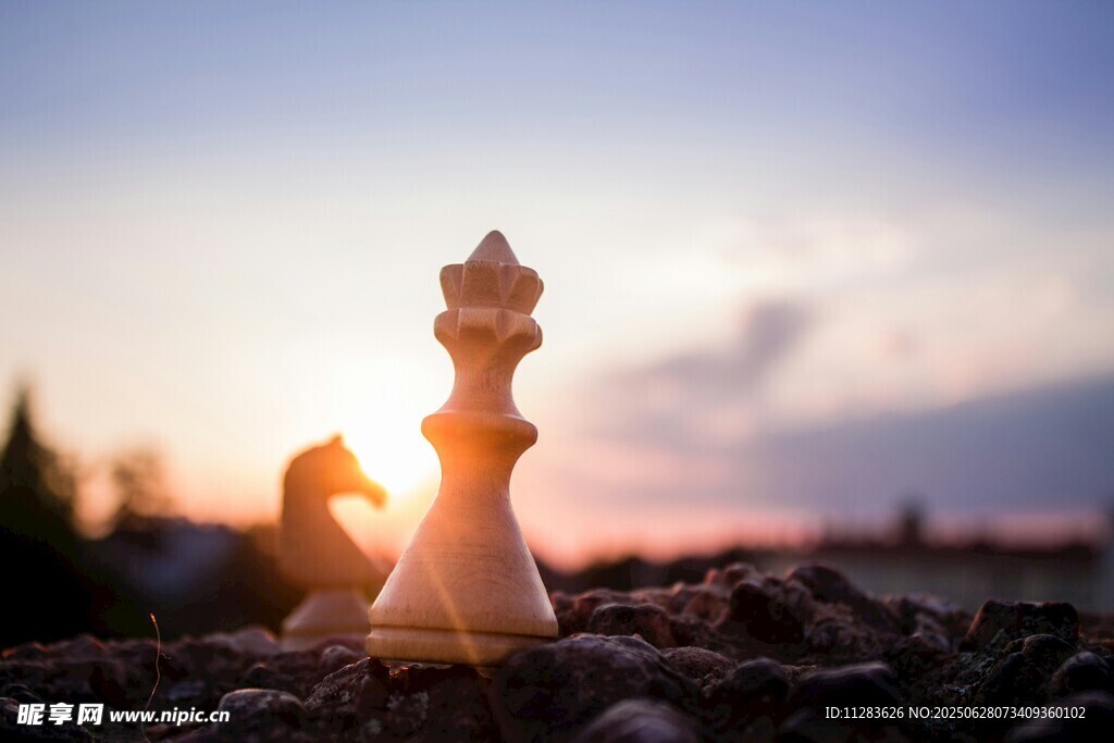 夕陽(yáng)下的棋子