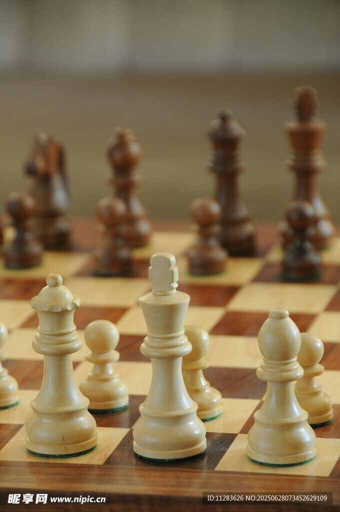 棋盤上的國際象棋棋子