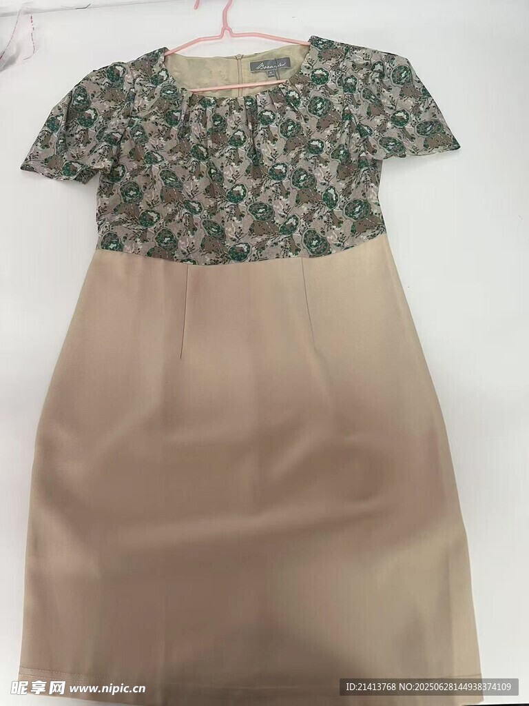 碎花拼接短袖連衣裙