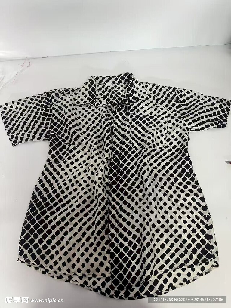 黑白格紋短袖襯衫