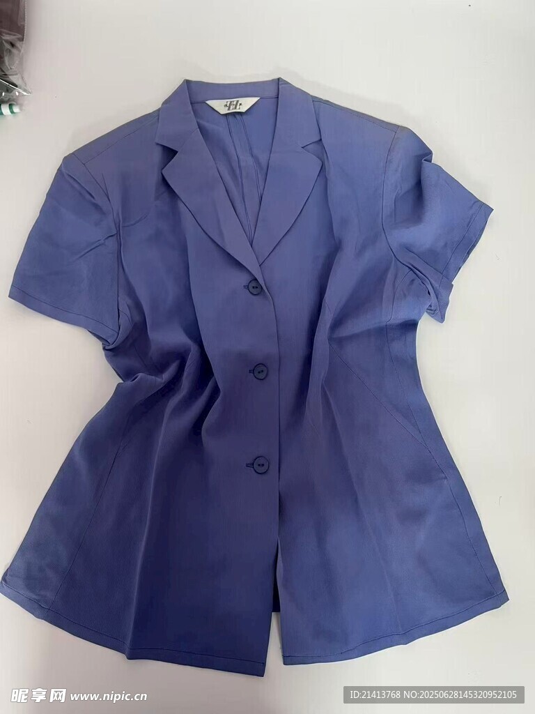 藍色短袖西裝外套展示