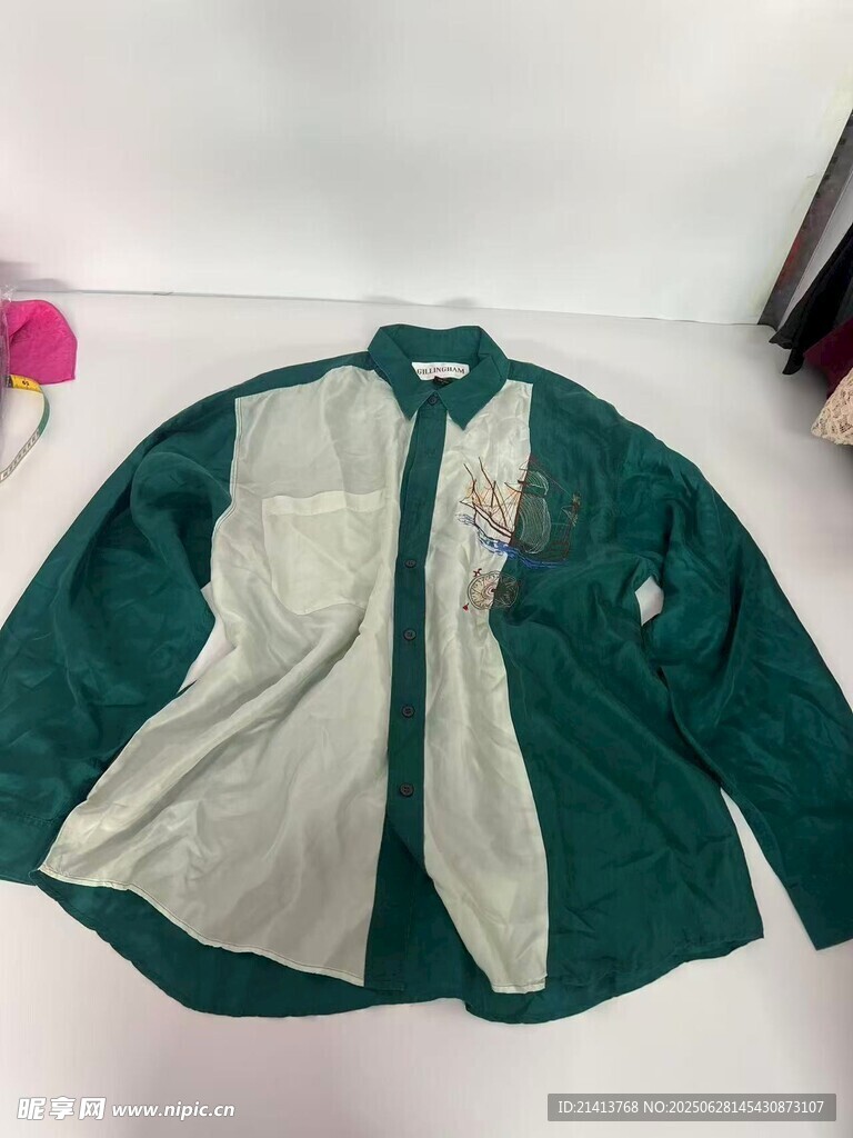 綠色拼接款開衫上衣展示