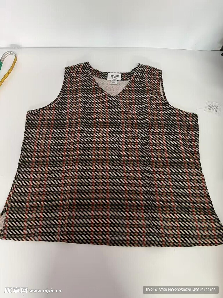 格子無袖上衣展示