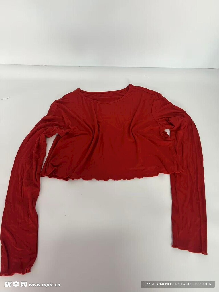 紅色長袖短款上衣展示