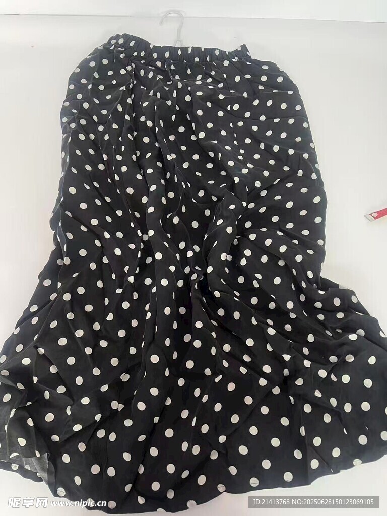 波點短裙