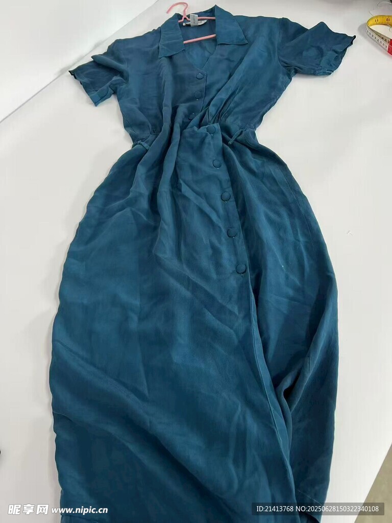 深藍色長款連衣裙展示