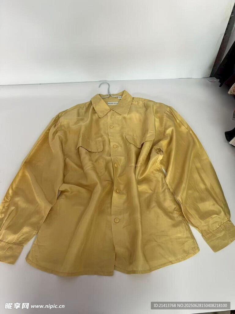 黃色上衣展示