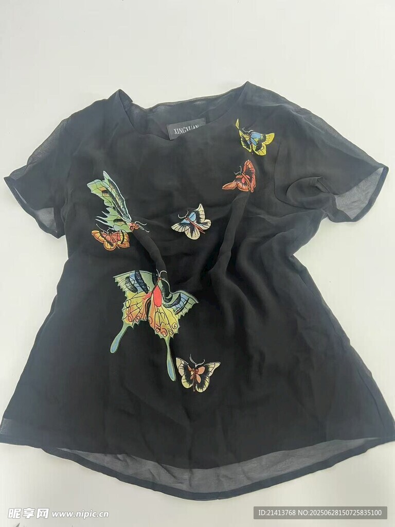 黑色刺繡短袖上衣