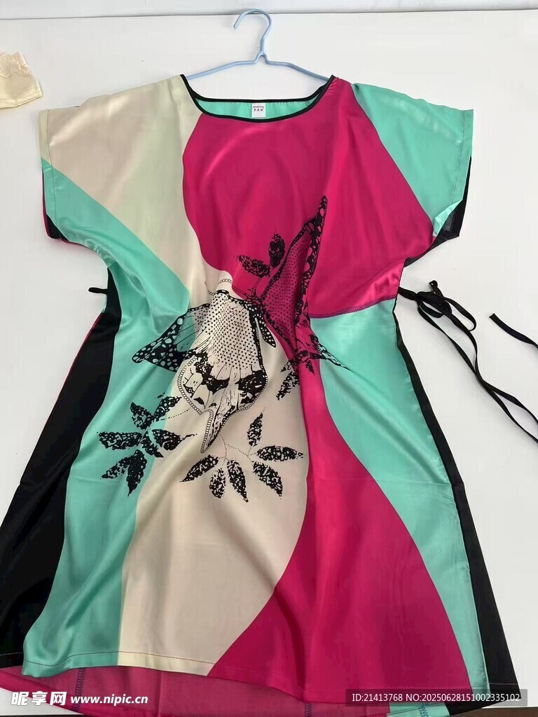 多彩拼接刺繡女士連衣裙