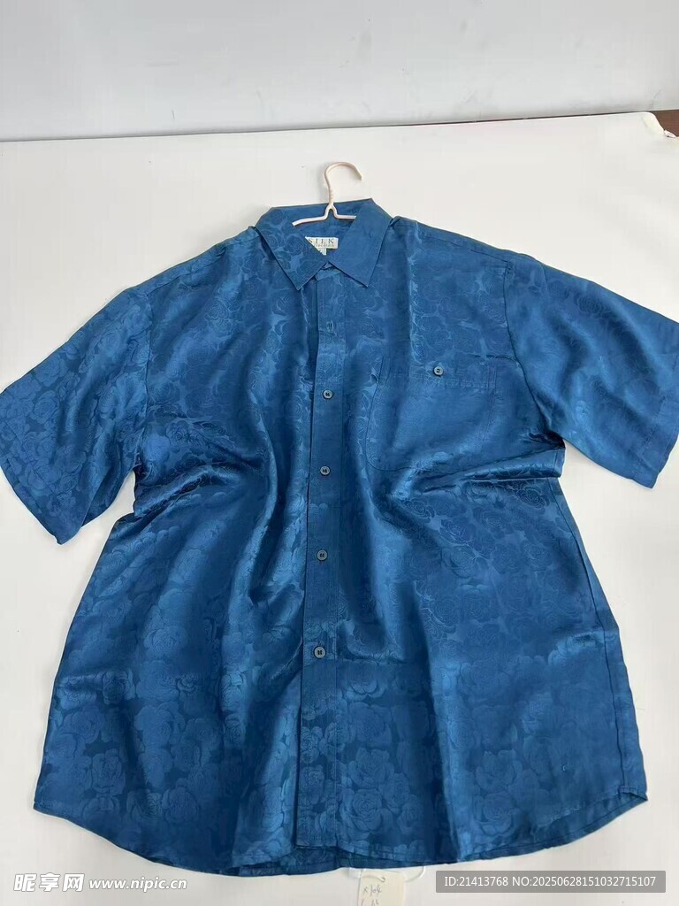 藍色短袖上衣展示