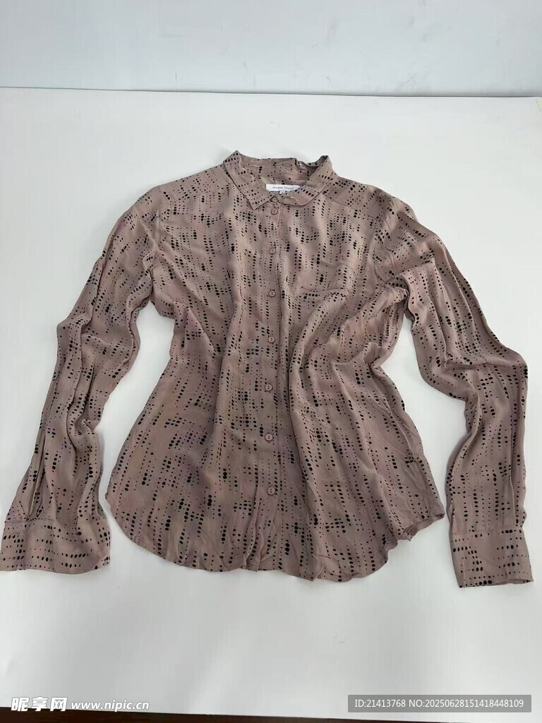 棕色花紋長袖上衣展示