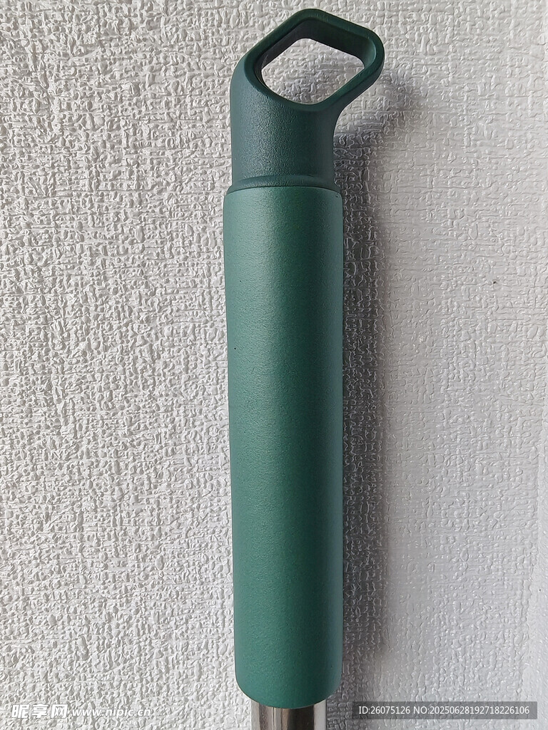 綠色便攜伸縮桿