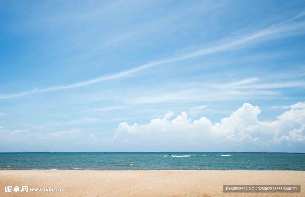 藍(lán)天沙灘海景圖