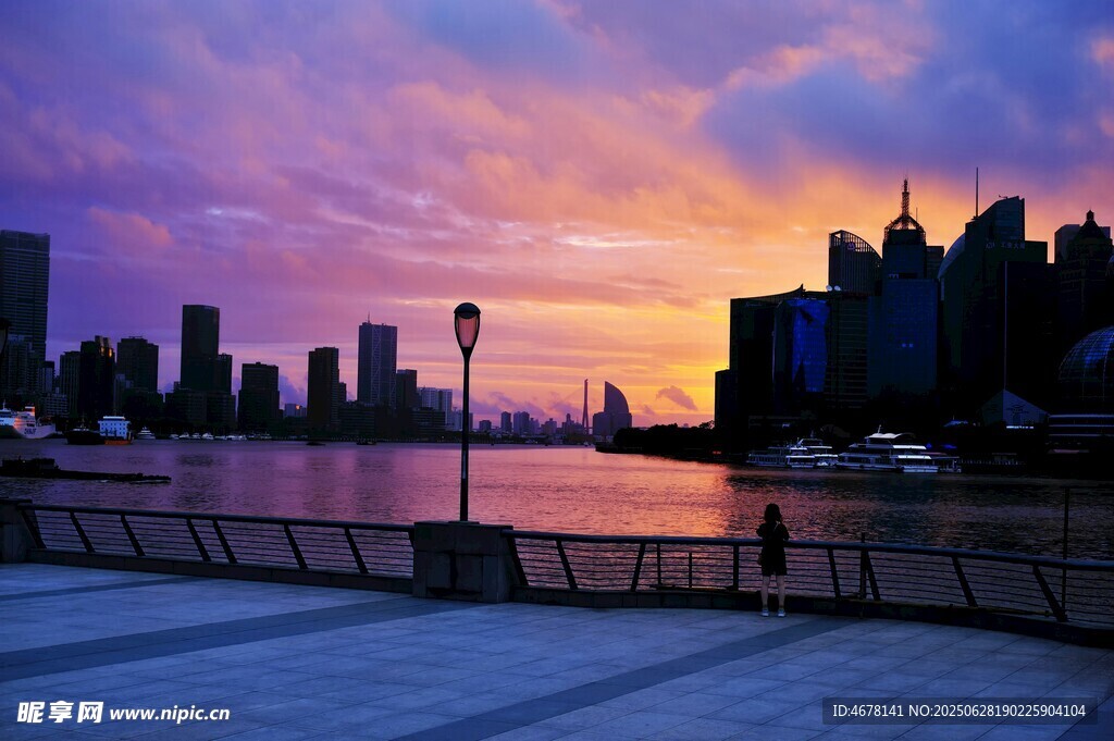 上海外灘絢麗黃昏美景
