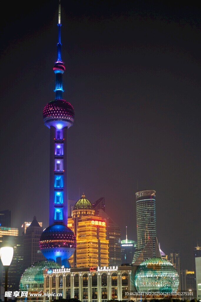 上海東方明珠璀璨夜景