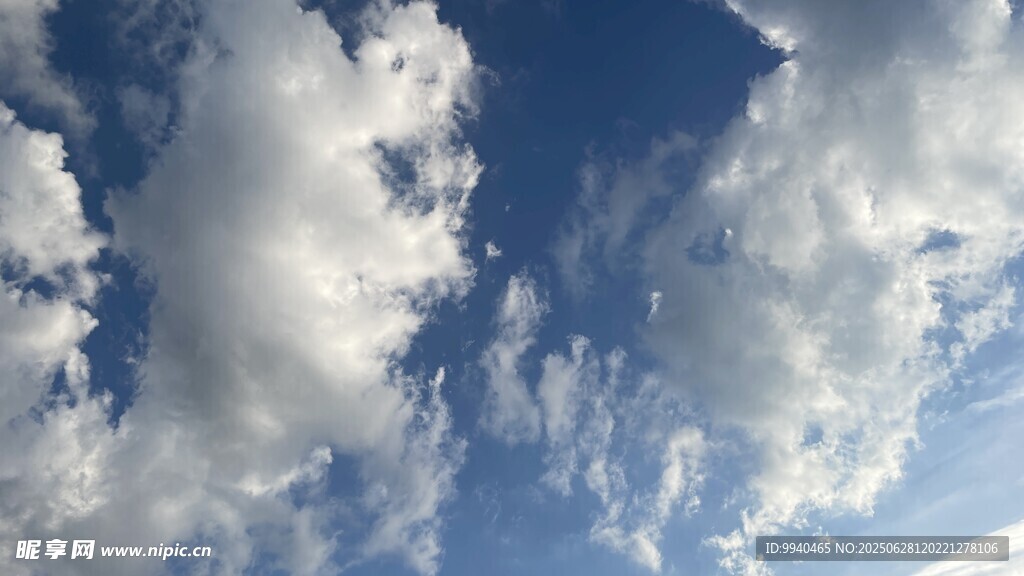 藍天白云美景