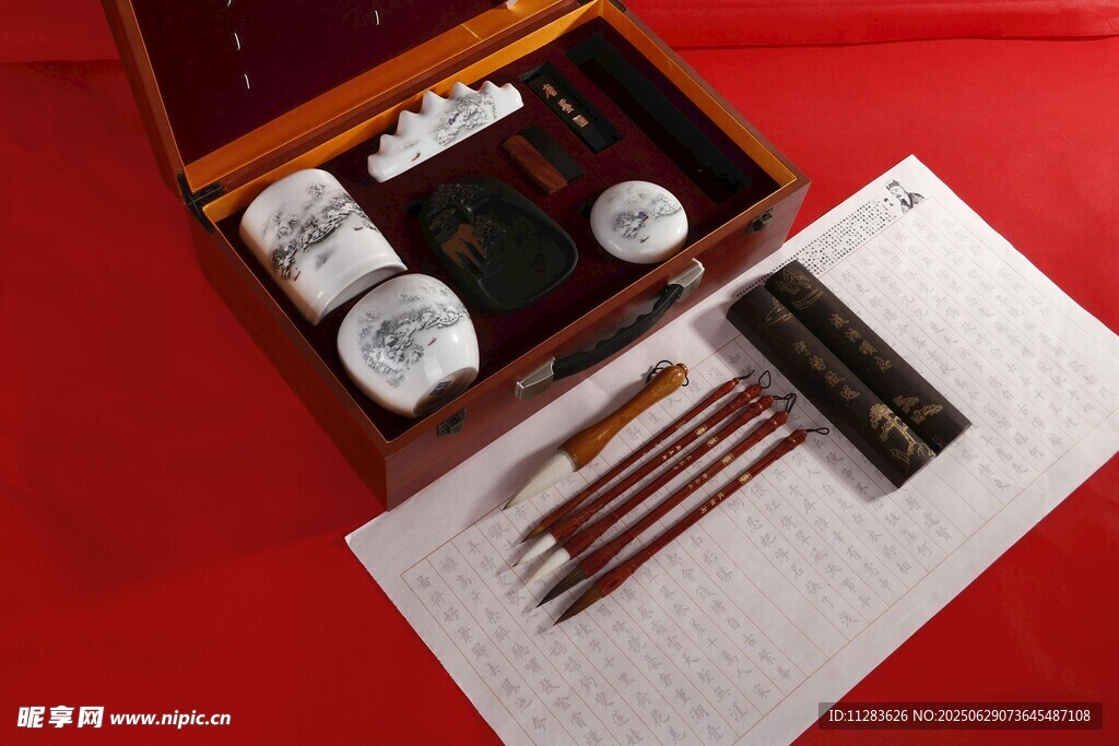 傳統(tǒng)文房四寶套裝展示