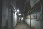 昏暗小巷夜景