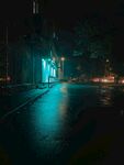 雨夜街頭的夢幻光影