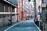 城市靜謐街道景象