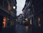 雨夜中的靜謐歐洲小巷