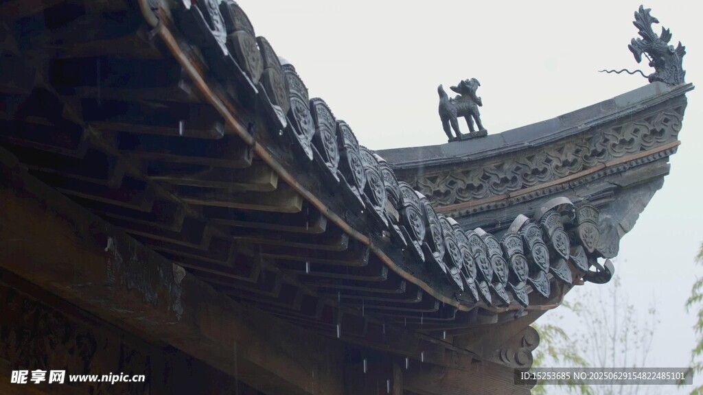 中式古建筑飛檐一角