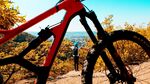 紅色山地自行車戶外風景