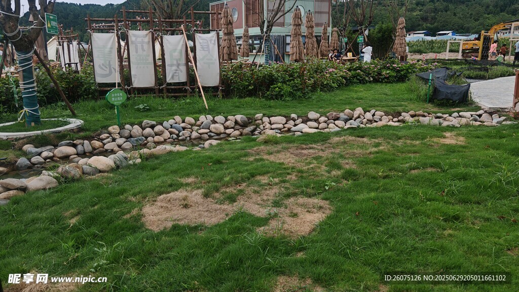 庭院草坪景觀設(shè)計