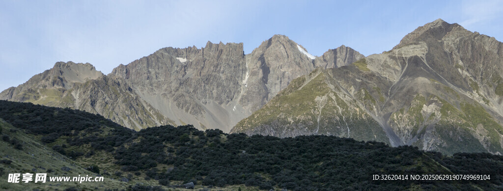 壯麗巍峨的高山景觀