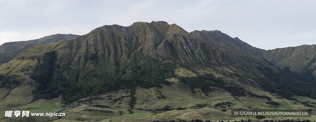 壯麗山巒風景