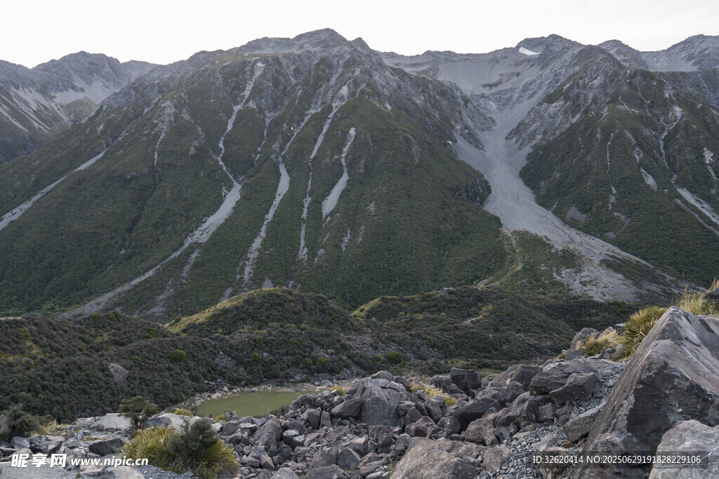 壯麗山巒景觀