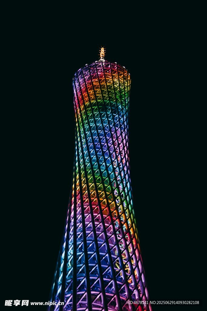 絢麗多彩的燈光塔