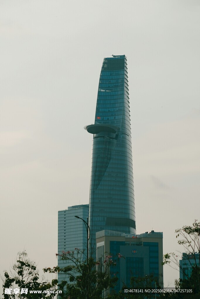 現代摩天大樓城市景觀