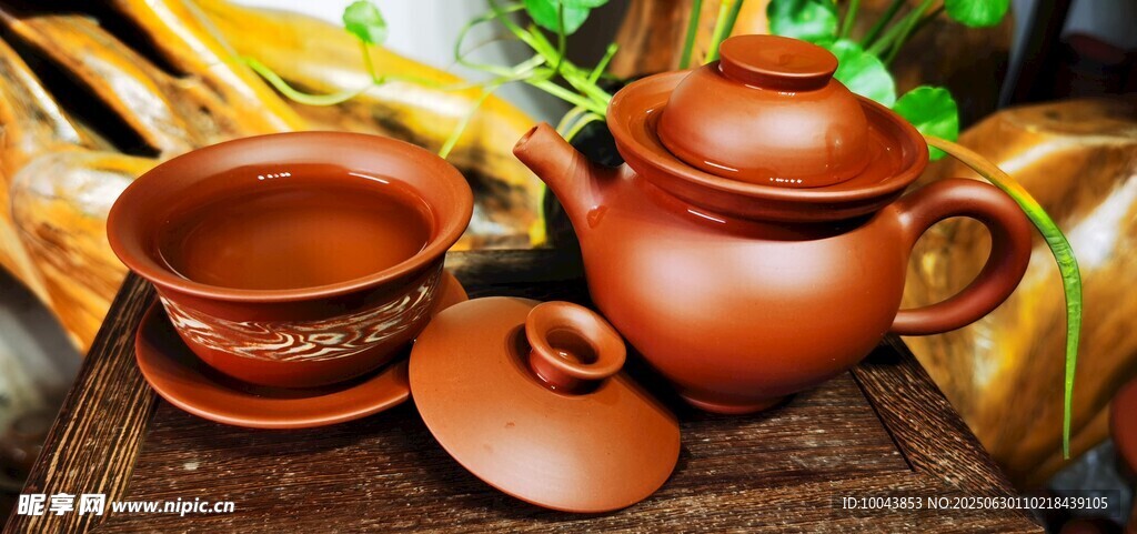 古樸紫砂茶具