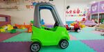 兒童綠色電動玩具車展示