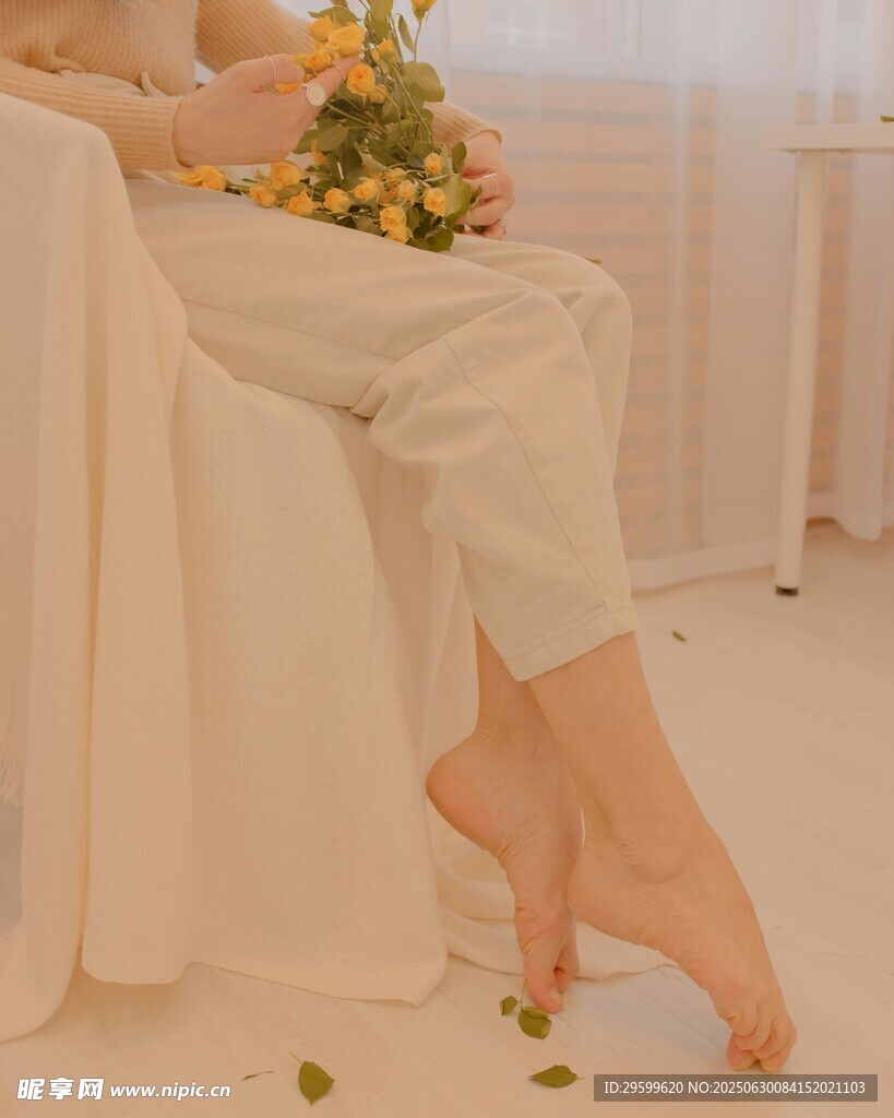 優(yōu)雅女士的閑適足部特寫
