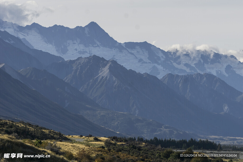 壯麗山巒風景