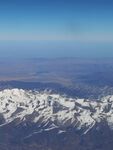 高空俯瞰壯麗雪山景觀