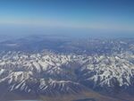 高空俯瞰壯麗雪山景觀