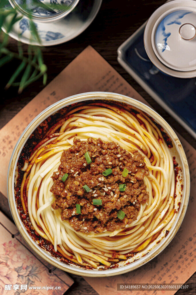 肉醬拌面