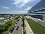 現(xiàn)代城市道路與建筑景觀
