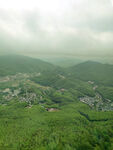山間綠野中的村落景觀