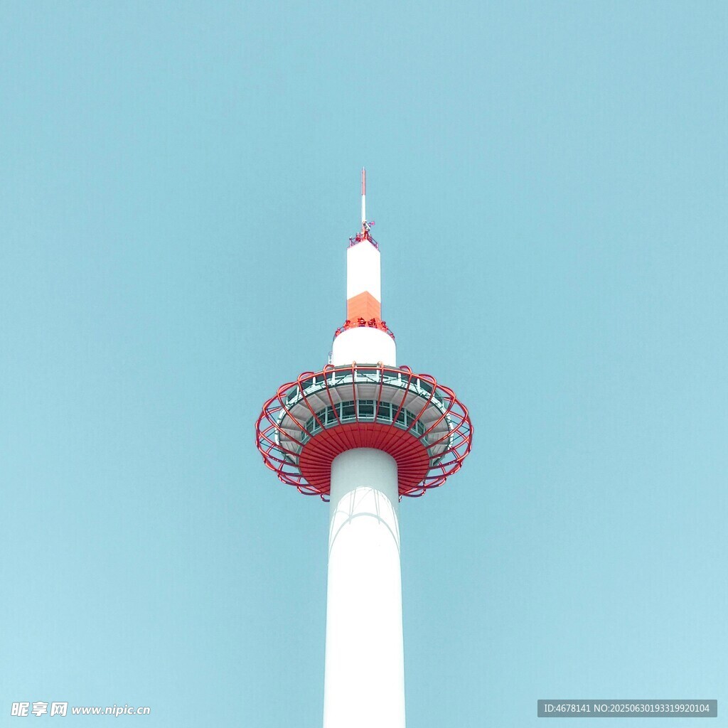 高聳入云的電視塔