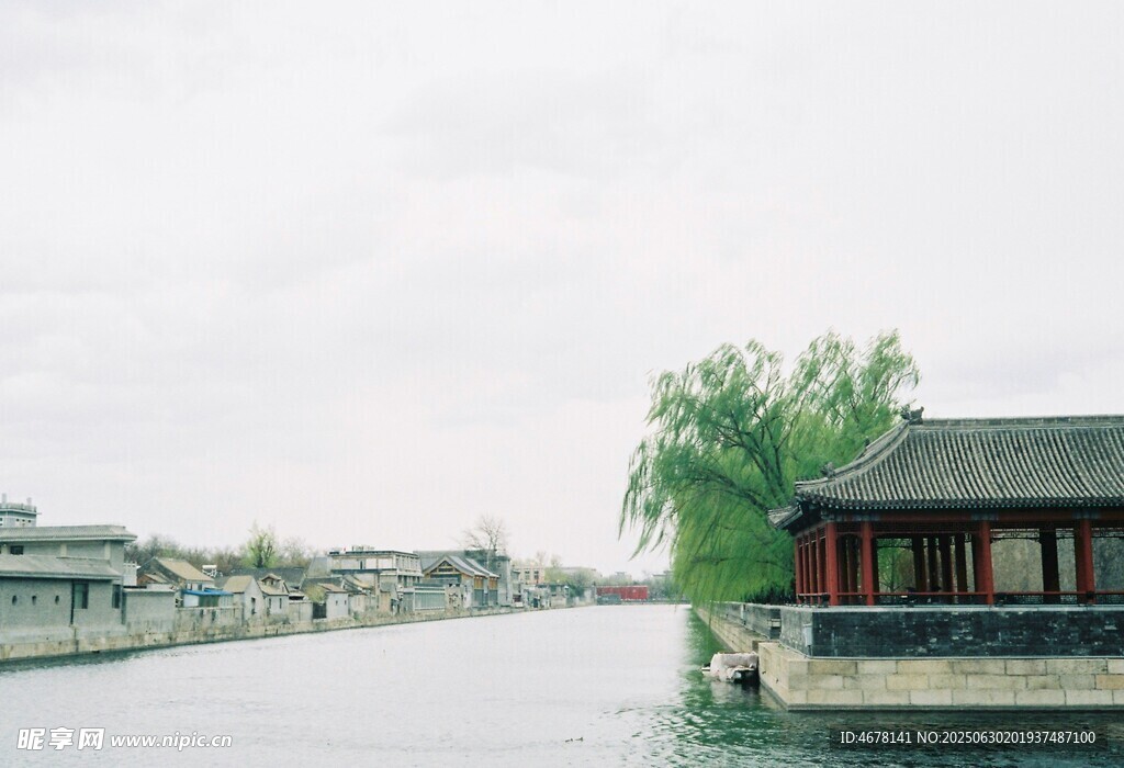 江南水鄉(xiāng)河畔古建筑風光