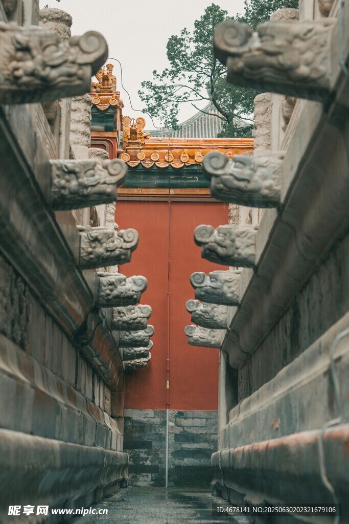 故宮精美石雕與紅墻景觀(guān)