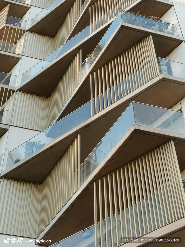 現(xiàn)代風(fēng)格建筑外立面設(shè)計(jì)