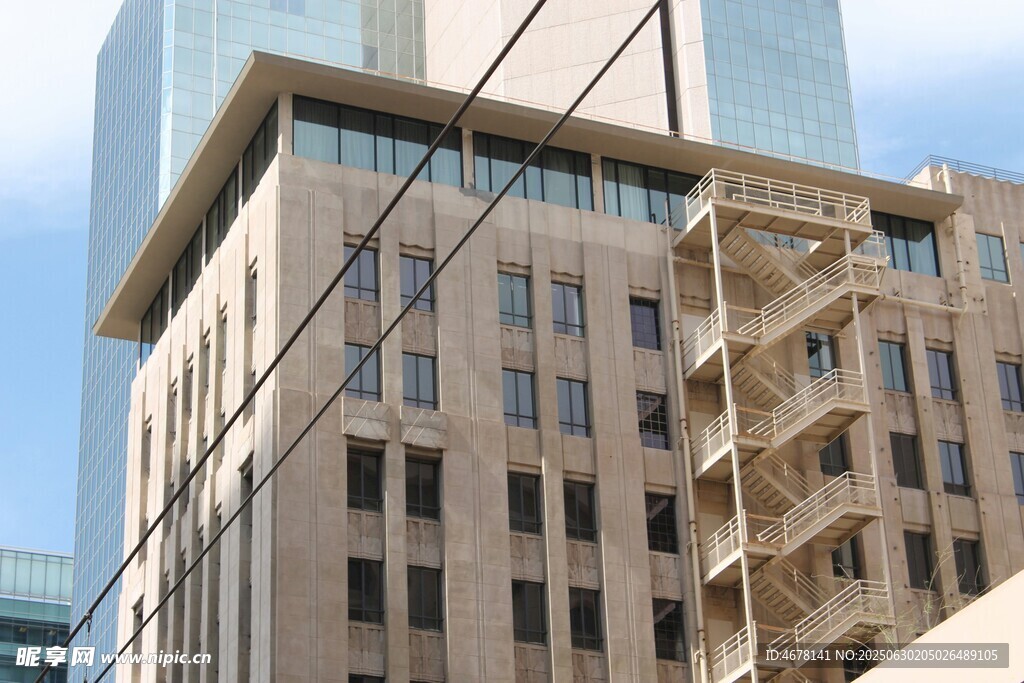 城市中的現(xiàn)代多層建筑