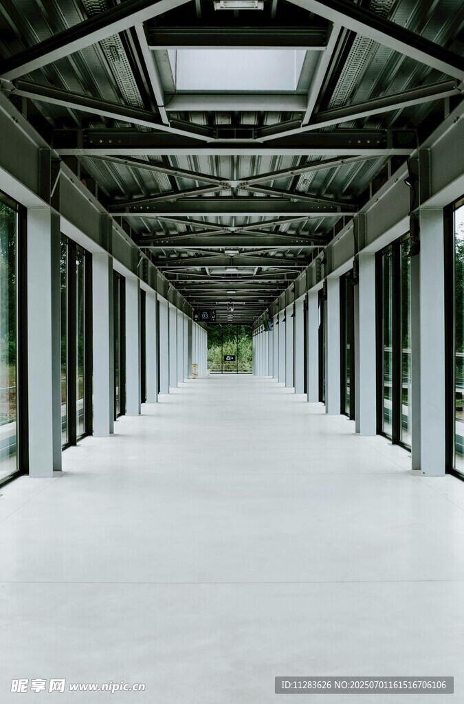 空曠走廊