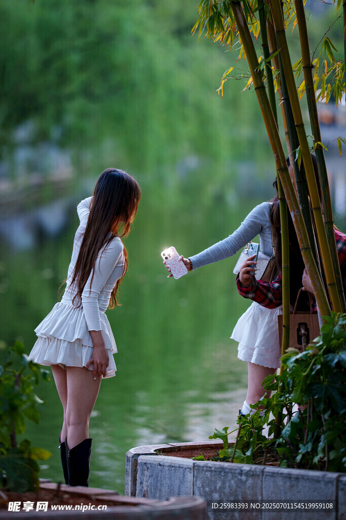 休閑的女孩