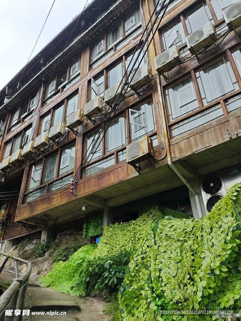 依山建筑